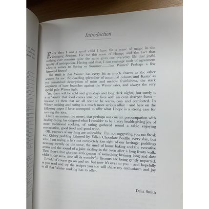 1995 "DELIA SMITH'S WINTER COLLECTION" COOKERY RECIPES 1.1kg HARDBACK BOOK (P6)