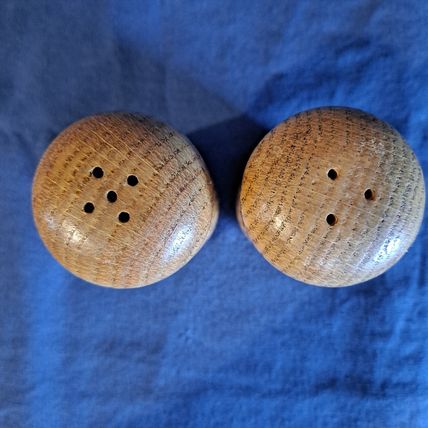 OAK WOOD SALT & PEPPER SHAKERS Set Wooden