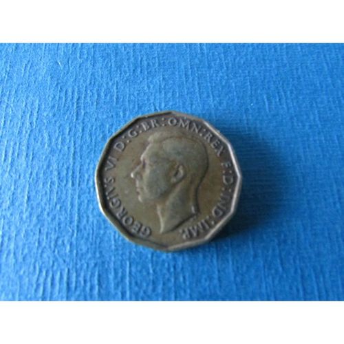 1940 GEORGE VI BRASS THREEPENCE - COIN - 1 FREE POST. M