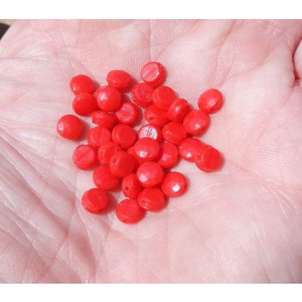 Red Round Nailhead Glass Beads 5.5mm 36 Pieces Sew on Crafting bd024