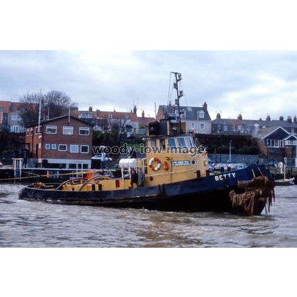 SQ1052 - UK Tug - Betty - photograph 6x4