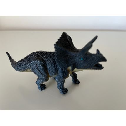 TRICERATOPS PLASTIC FIGURE