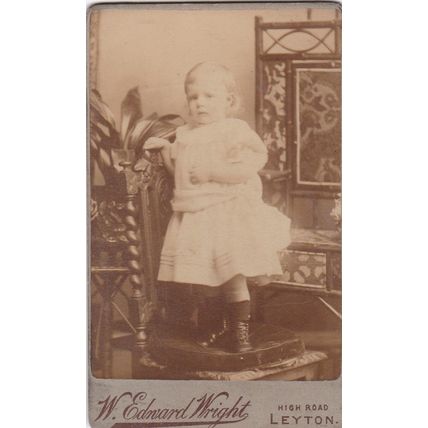 VICT. CDV PHOTO - CHILD ON CHAIR/PLANT/FURNITURE BY W.E. WRIGHT, LEYTON