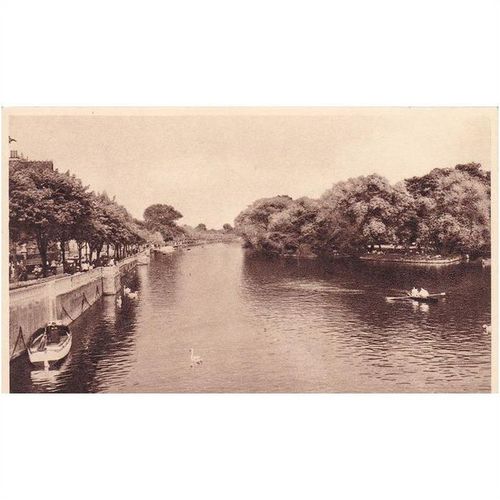 The River Ouse From The Town Bridge Bedford Bedfordshire Postcard (BED71011)