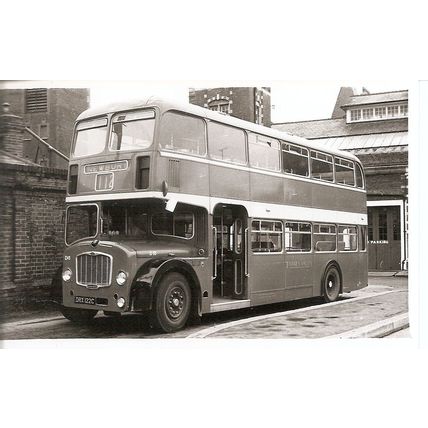 Black & White Photograph of Thames Valley Traction Co. Ltd. - DRX 122C