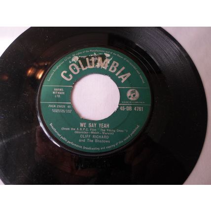 7" 1962. CLIFF RICHARD. THE YOUNG ONES. DB 4761. WE SAY YEAH. COLUMBIA,EXCELLENT
