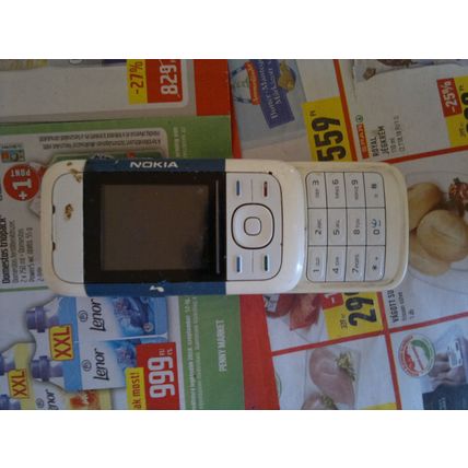 Nokia 5200 phone for sale, only blue picture, faulty !