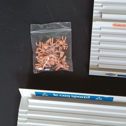Subbuteo Terrace Set 61217 GREY Terracing + Supports + 24 Spectators