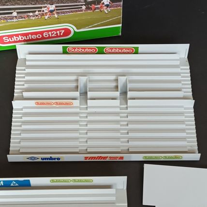 Subbuteo Terrace Set 61217 GREY Terracing + Supports + 24 Spectators