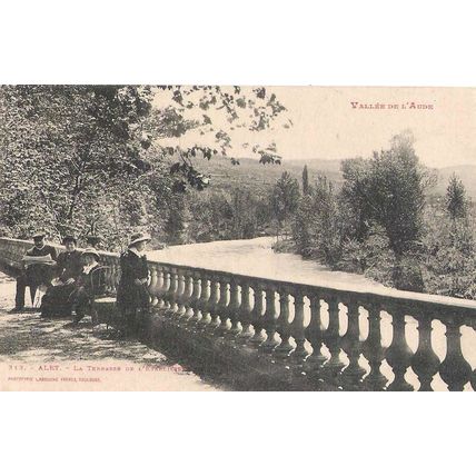 11 - Alet - la terrasse de l'établissement