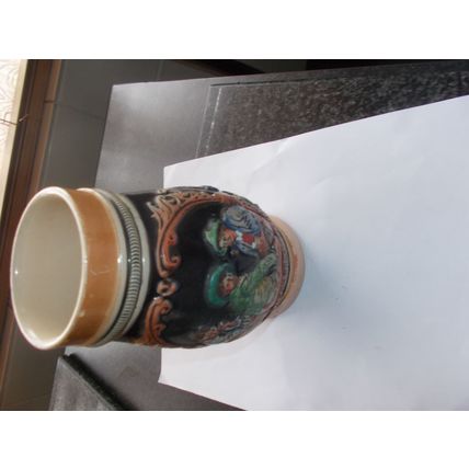 WEST GERMAN BEER JUG/STEINE DEPICTING DRINKERS (12/02)