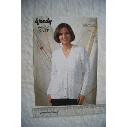 Vintage: Wendy 4665 lady's cardigan, DK, 81-117 cm, 32-46 inch