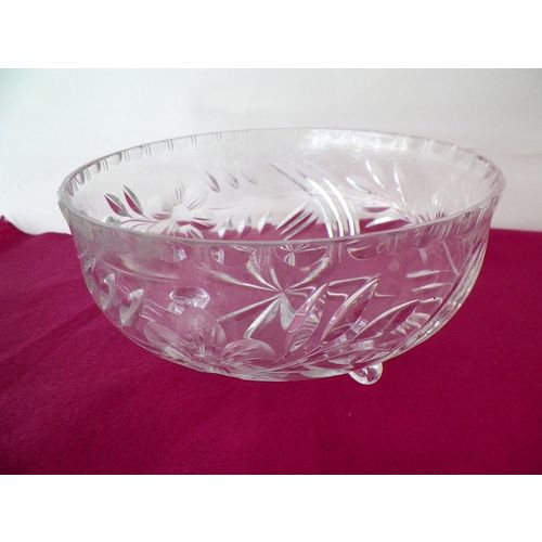 MINT TRI FOOTED 8'' DIAMETER LEAD CRYSTAL BOWL