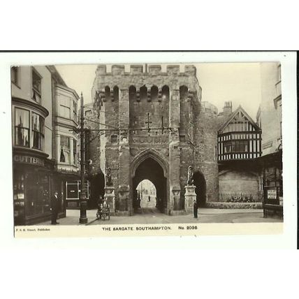 Hampshire SOUTHAMPTON Bargate Postcard by Stuart (2036)