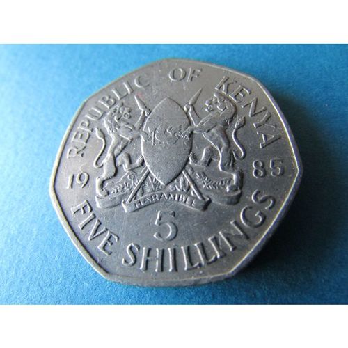 1985 REPUBLIC OF KENYA FIVE SHILLINGS - COIN - 3 FREE POST. T