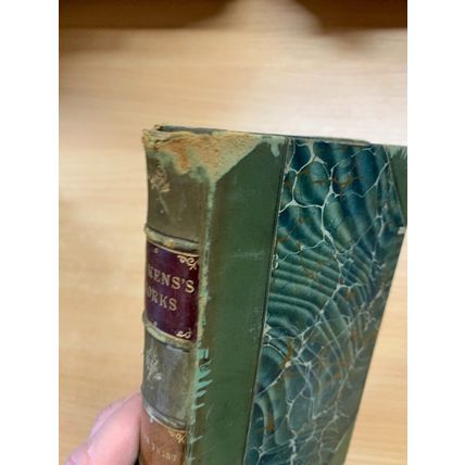 1892 CHARLES DICKENS "OLIVER TWIST" ILLUSTRATED FICTION ANTIQUE BOOK (P4)