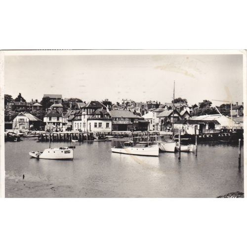The Town Quay Lymington Hampshire Postcard (HAM71719)