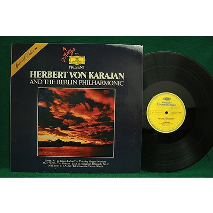 Karajan - Kelly’s & Deutsche Grammophon Present H. Von Karajan - 2563 927 - NM