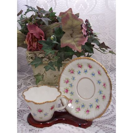 Salisbury Bone China DO 1920 Fluted Teacup Saucer Pink & Blue Flowers Gold Trim