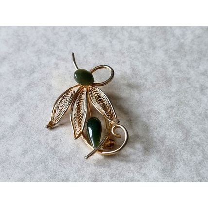 Vintage Jade Brooch, Gold Tone Filigree Leaf, Botanical Jewellery Gift