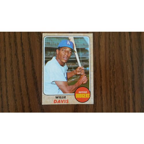 1968 Topps Card # 208 Willie Davis Very Good (3) Los Angeles Dodgers