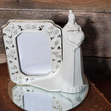 MIKASA Wedding Bells, Ivory White Porcelain Picture Frame Gold Tri