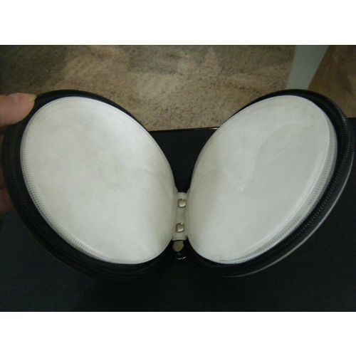 Super Mario Bros Theme Vinyl Round Zippered CD DVD Game 12 Disc Case Wallet