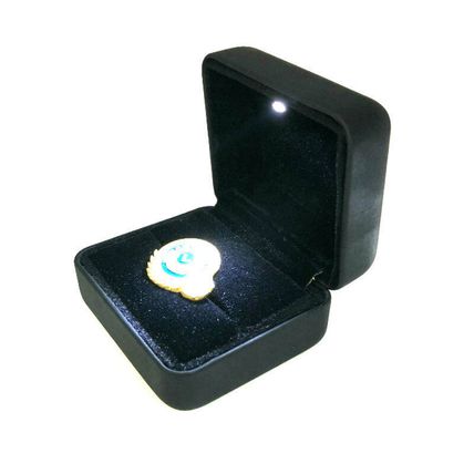 Luxury Ring Box LED lighted Engagement Case Wedding Gift Pendant Jewelry
