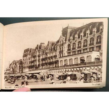 Cabourg, c.1940s - Carnet de 18 des 20 Cartes Postales - CAP