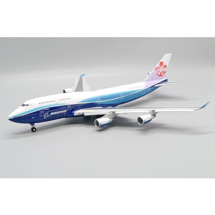 B747-400 DREAMLINER CHINA AIRLINES REG: B-18210 - REG: B-18210 W/S - PRE ORDER