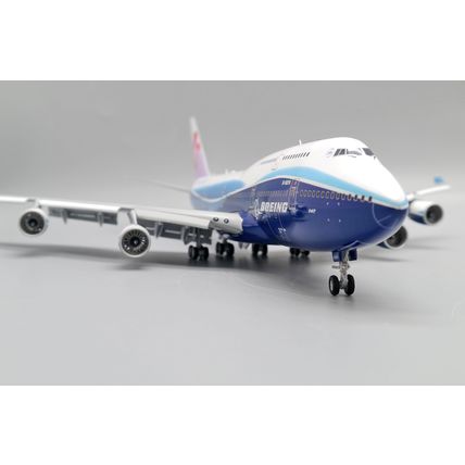 B747-400 DREAMLINER CHINA AIRLINES REG: B-18210 - REG: B-18210 W/S - PRE ORDER
