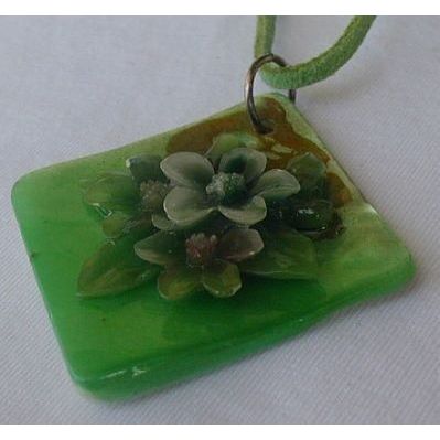 Green flowers mother of pearl