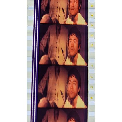 Bruce Lee. Pk VBC - A017q. 1 STRIP OF 5 - 35MM FILM CELLS