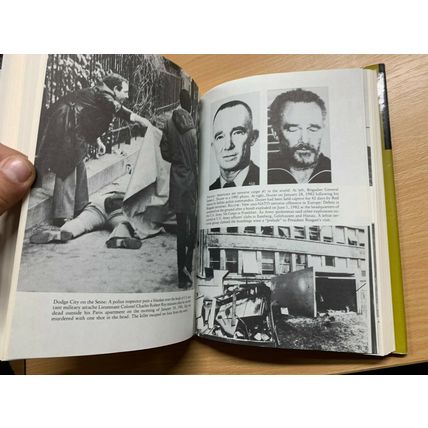 1987 "FIGHTING BACK - WINNING THE WAR AGAINST TERRORISM" USA HARDBACK BOOK (P4)