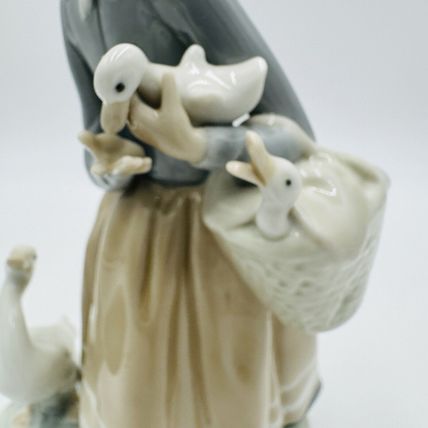 Lladro Shepherdess Girl & Ducks/Geese Basket Porcelain Figurine Spain 9in