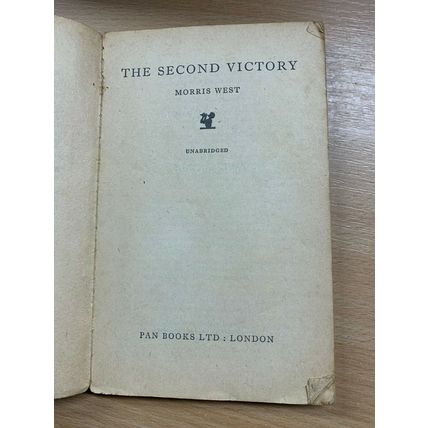 1963 MORRIS WEST "THE SECOND VICTORY" WW2 FICTION PAPERBACK BOOK (P2)