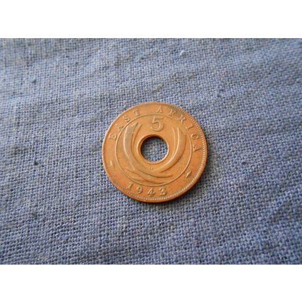 1943 EAST AFRICA 5 CENTS COIN.