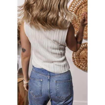 White Solid Color Wavy Textured Round Neck Tank Top