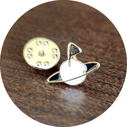 Planet Pin Badger Butterfly Back 1.7cm x 1.5cm Enamelled Badges Lapel Metal BA45
