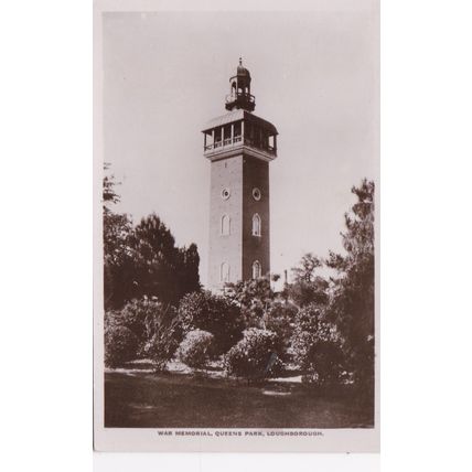 B746 LOUGHBOROUGH - WAR MEMORIAL, QUEENS PARK . RP POSTCARD