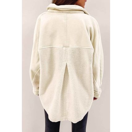 Beige Button-Up Stitching Pocket Raw Hem Shacket