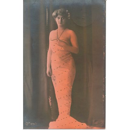 PC20190 Old Postcard. Woman. 1905