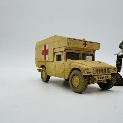 Corgi 1:64 HUMVEE Medical Battalion 3rd Infantry Division Diecast Soldiers Lot