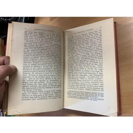 1951 "SHAKESPEAREAN TRAGEDY" LECTURES ON SHAKESPEARE LARGE HARDBACK BOOK (P4)