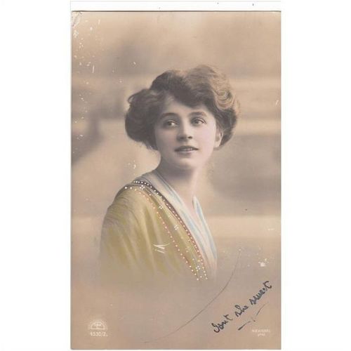 Head And Sholders Of A Young Female Postcard (CH252)
