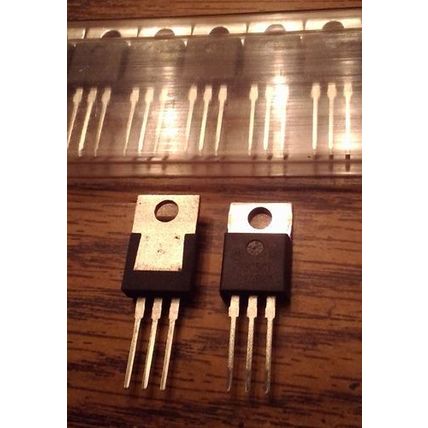 Lot of 45: Motorola MC7805CT