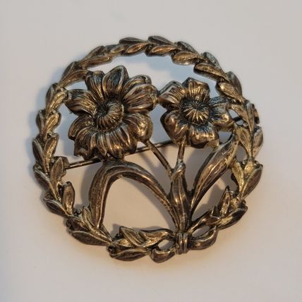 Vintage Sterling Flower Wreath Brooch