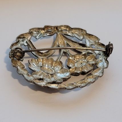 Vintage Sterling Flower Wreath Brooch