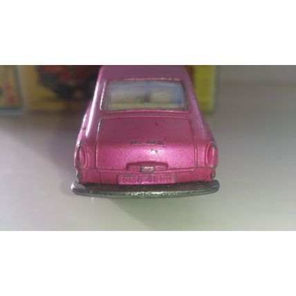 Matchbox No67 VW Sedan (rare pink)