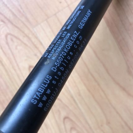 Volvo 30649516 Hood Lift Support OEM Quantity 1 S80 V70 XC70